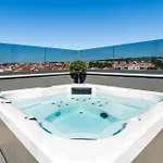 Appartement Penthouse With Roof Terrace And Hot Tub *