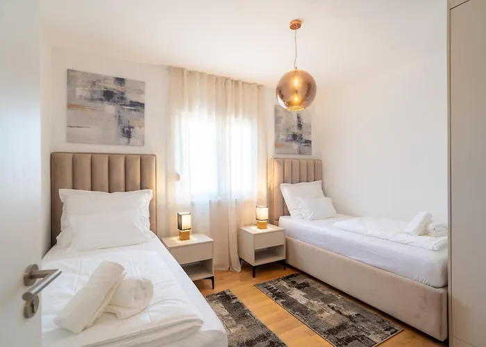 Penthouse With Roof Terrace And Hot Tub * Zadar