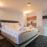 Penthouse With Roof Terrace And Hot Tub Zara