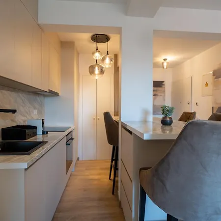 Apartment Penthouse With Roof Terrace And Hot Tub *