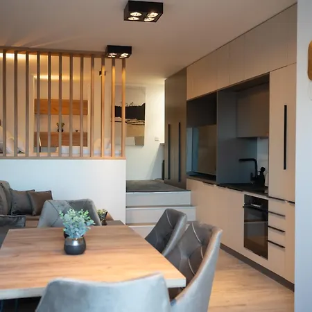 Penthouse With Roof Terrace And Hot Tub Apartman