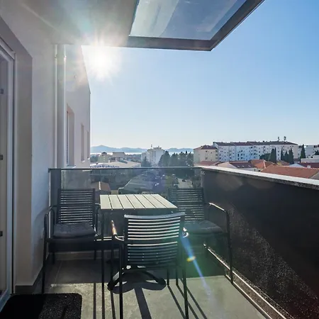 Apartman Penthouse With Roof Terrace And Hot Tub