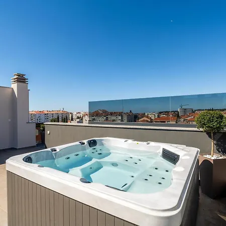Penthouse With Roof Terrace And Hot Tub Daire *